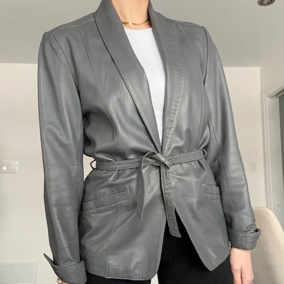 Vintage leather belted blazer - Picture 1 of 8
